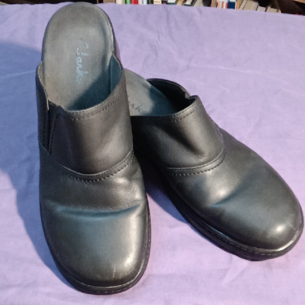 🌻Clark's Leather Mules Sz 11m